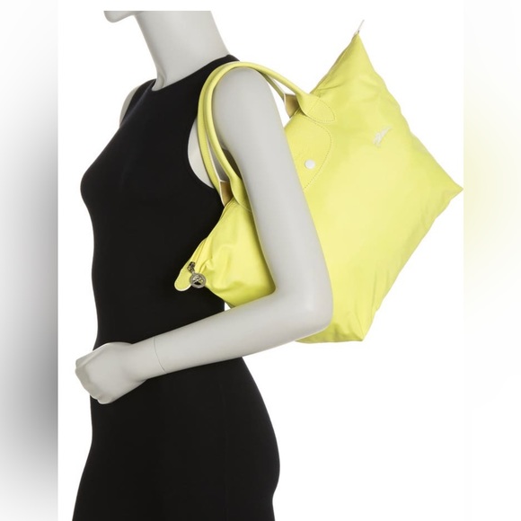 Longchamp Medium Top Handle - Picture 16 of 16